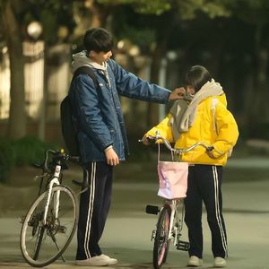 我要看美女窝尿操逼
