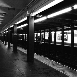 我要看美女窝尿操逼
